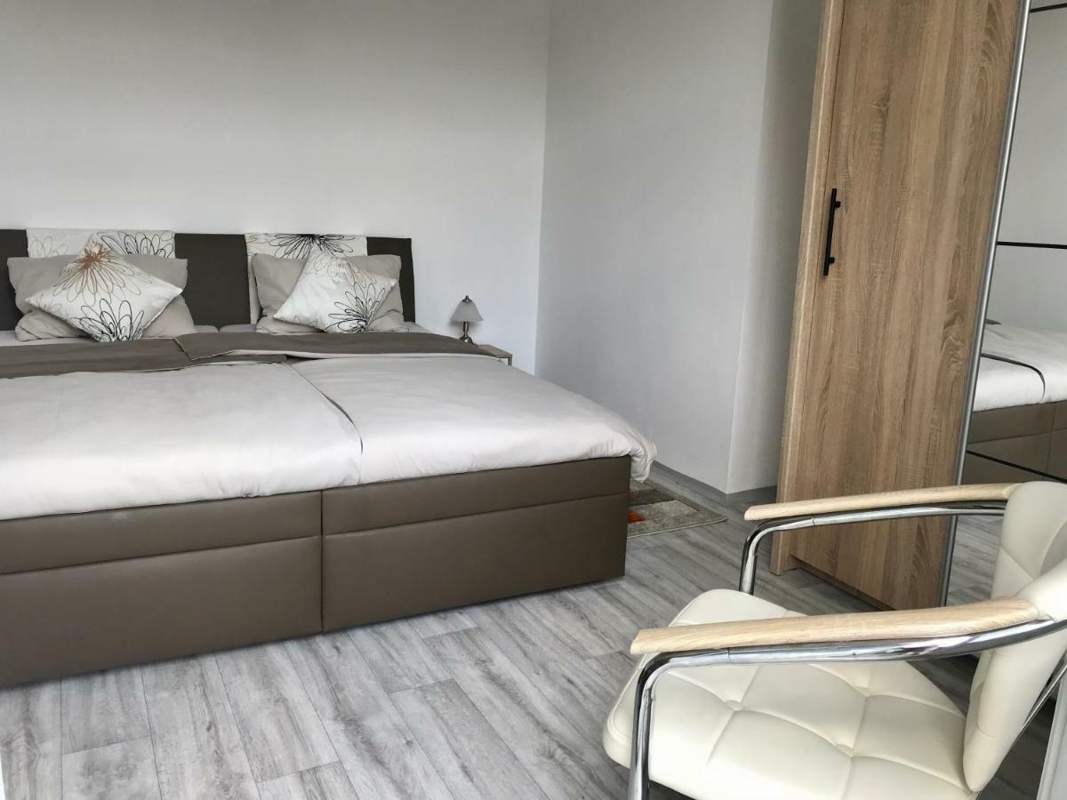 Apartmany Dagmar マリアーンスケー・ラーズニェ エクステリア 写真